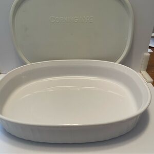 Corning Ware French White 1.8 L Oval 11" Baking Dish With Rubber Lid